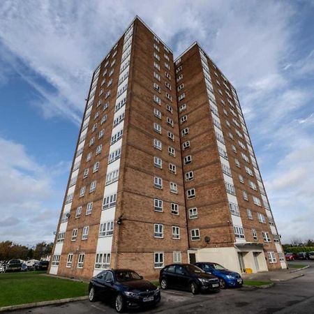 Spacious Apartment For Holiday And Contractor Groups In Salford - Private Parking - By Nmb Serviced Accommodation 曼彻斯特 外观 照片