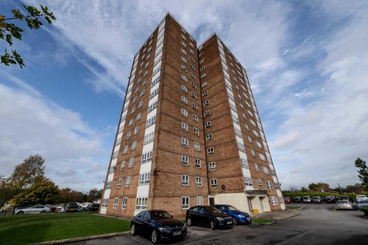 Spacious Apartment For Holiday And Contractor Groups In Salford - Private Parking - By Nmb Serviced Accommodation 曼彻斯特 外观 照片